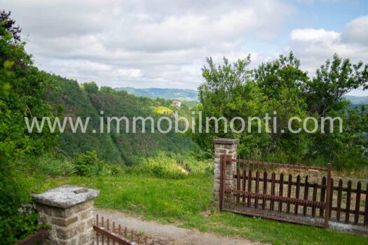 Roccaverano – Prestigioso Casale in Pietra nelle Langhe Astigiane con 10 ettari di terreno