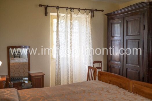 Roccaverano – Prestigioso Casale in Pietra nelle Langhe Astigiane con 10 ettari di terreno