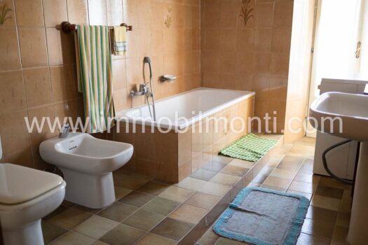 Roccaverano – Prestigioso Casale in Pietra nelle Langhe Astigiane con 10 ettari di terreno