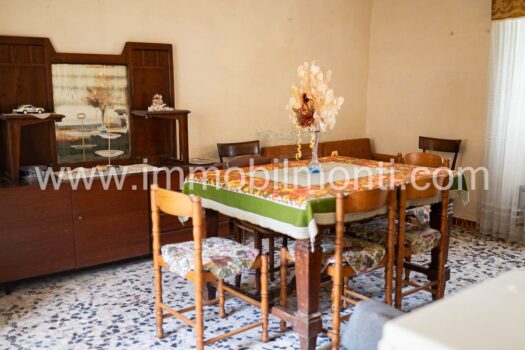 Roccaverano – Prestigioso Casale in Pietra nelle Langhe Astigiane con 10 ettari di terreno