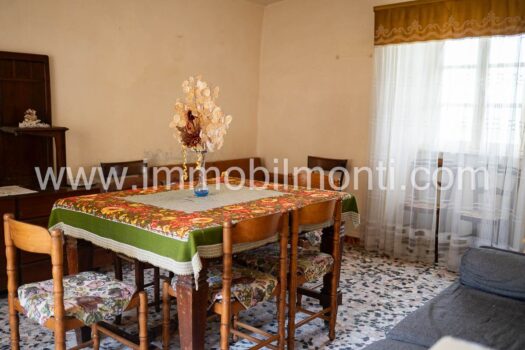 Roccaverano – Prestigioso Casale in Pietra nelle Langhe Astigiane con 10 ettari di terreno