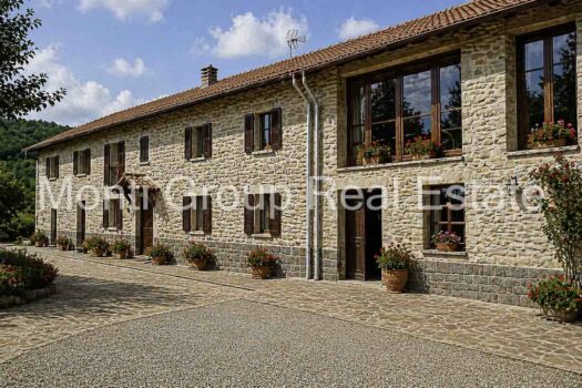 Roccaverano – Prestigioso Casale in Pietra nelle Langhe Astigiane con 10 ettari di terreno